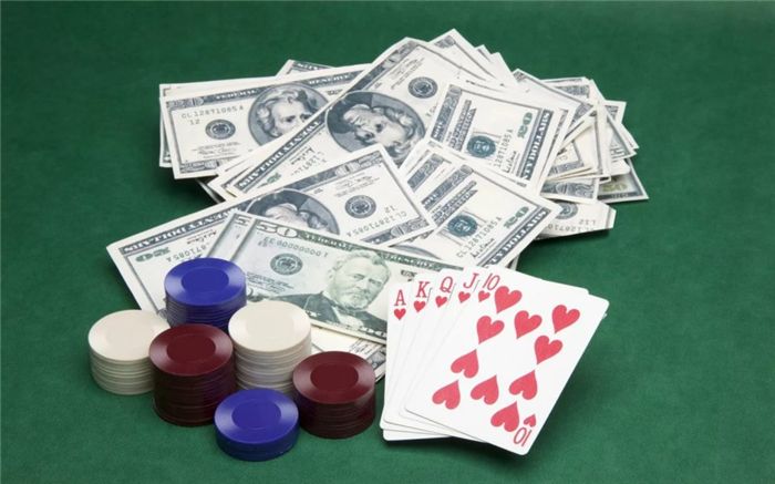 Бонус на первый депозит в PokerDom