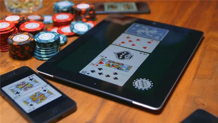 Мобильное приложение онлайн-покера ПокерДом